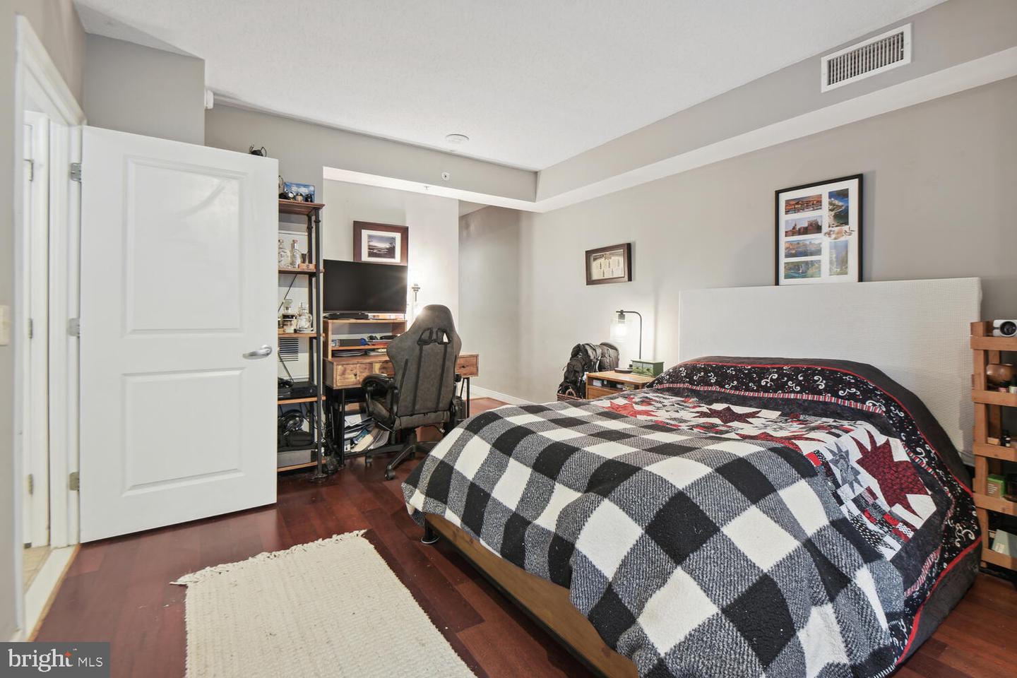 555 Massachusetts AVENUE NW Unit: 1014