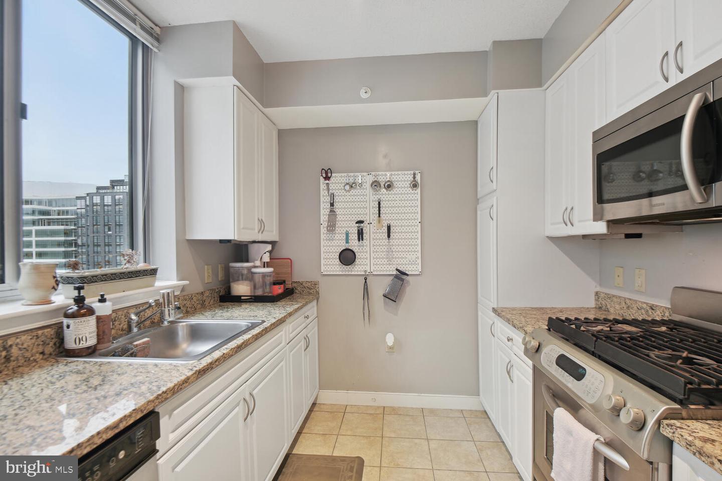 555 Massachusetts AVENUE NW Unit: 1014