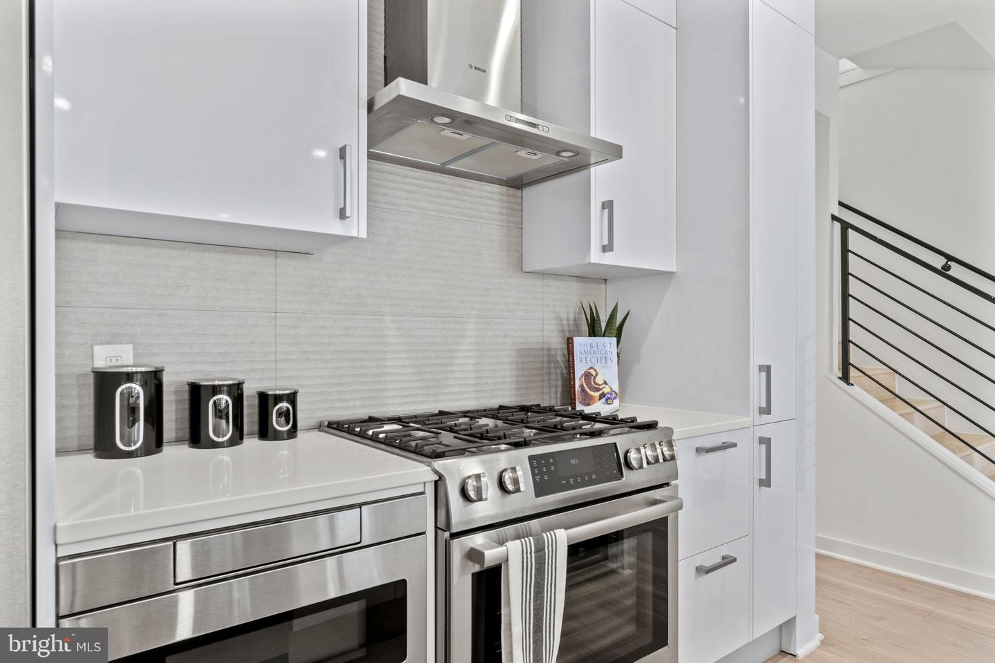111 Varnum STREET NW Unit: 1