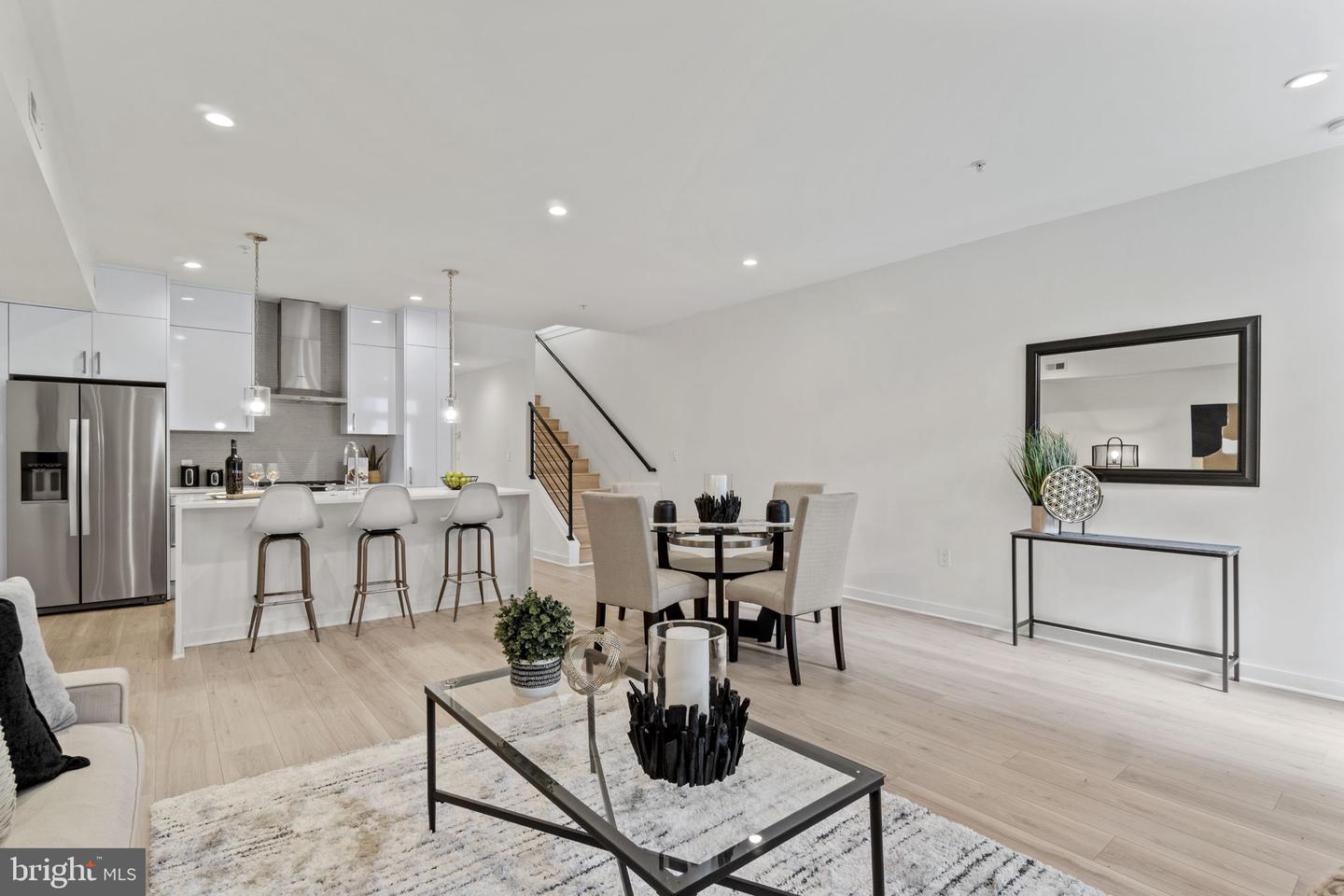 111 Varnum STREET NW Unit: 1