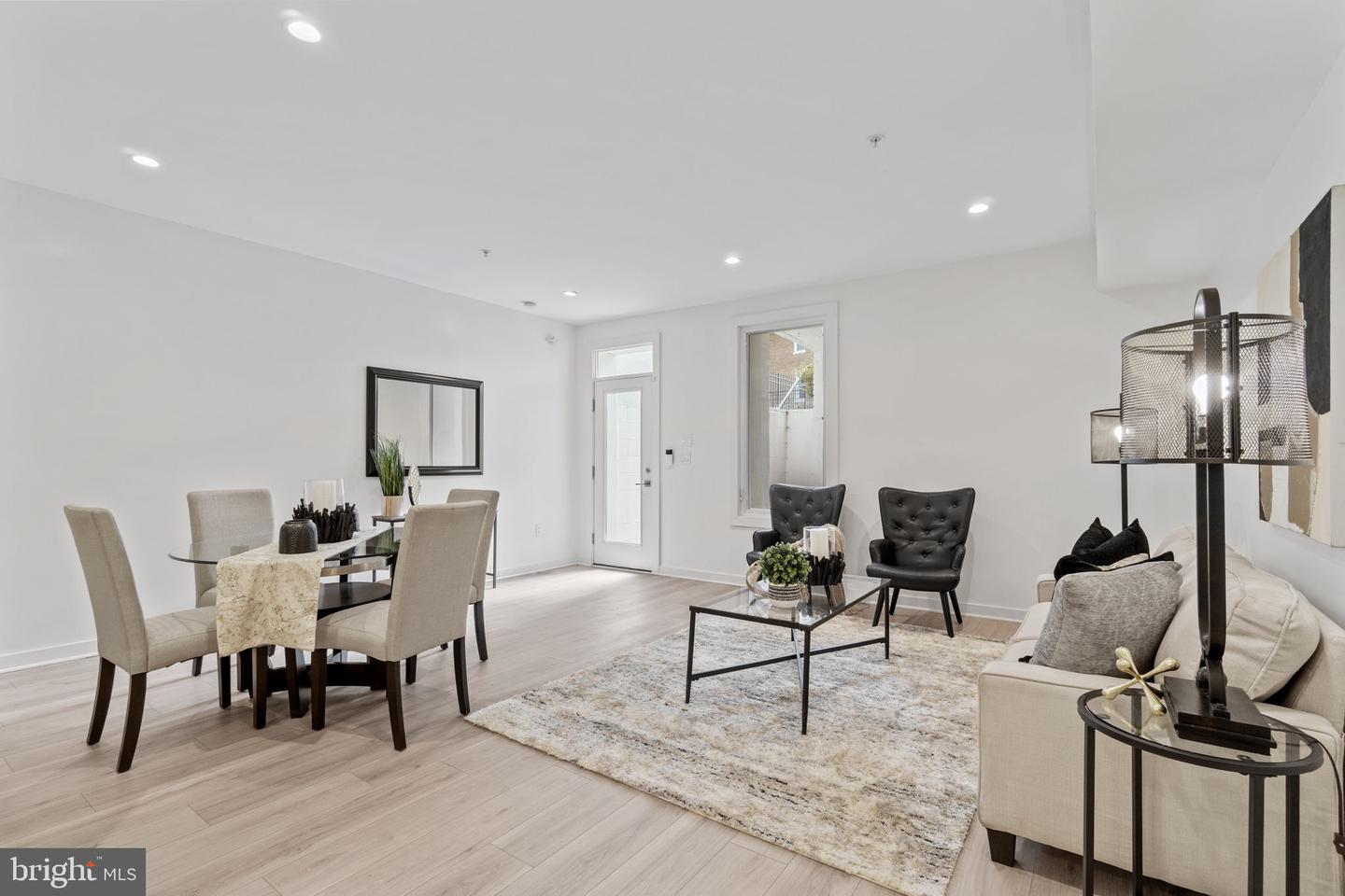 111 Varnum STREET NW Unit: 1