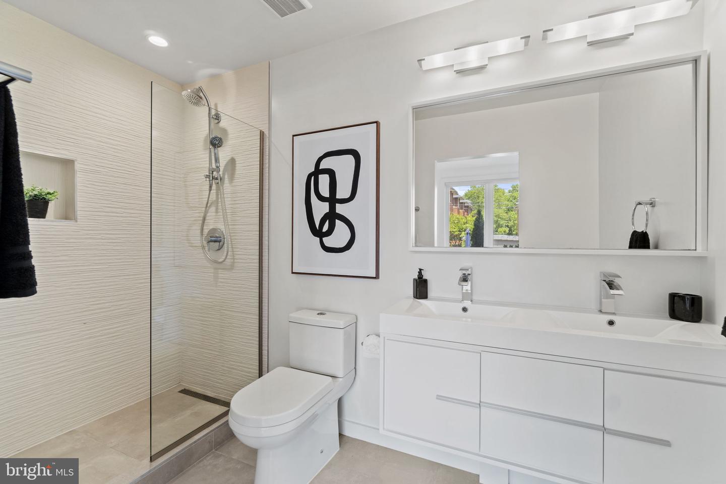 111 Varnum STREET NW Unit: 1