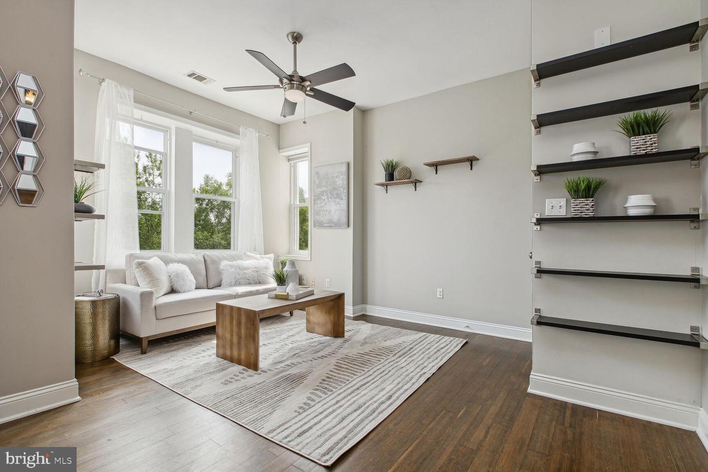 1124 E STREET NE Unit: B