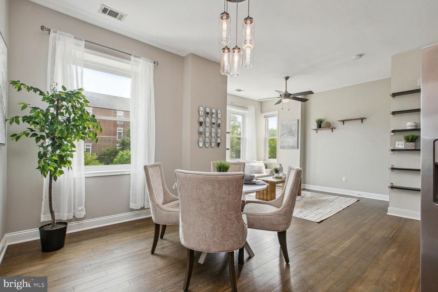 1124 E STREET NE Unit: B