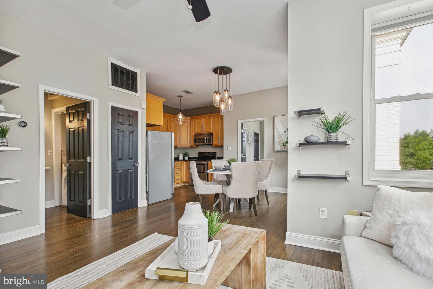 1124 E STREET NE Unit: B