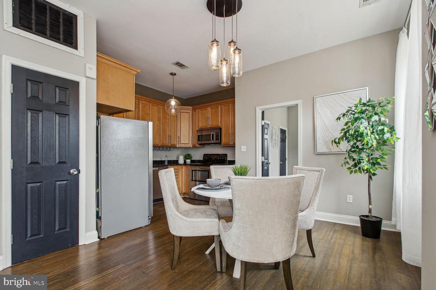 1124 E STREET NE Unit: B