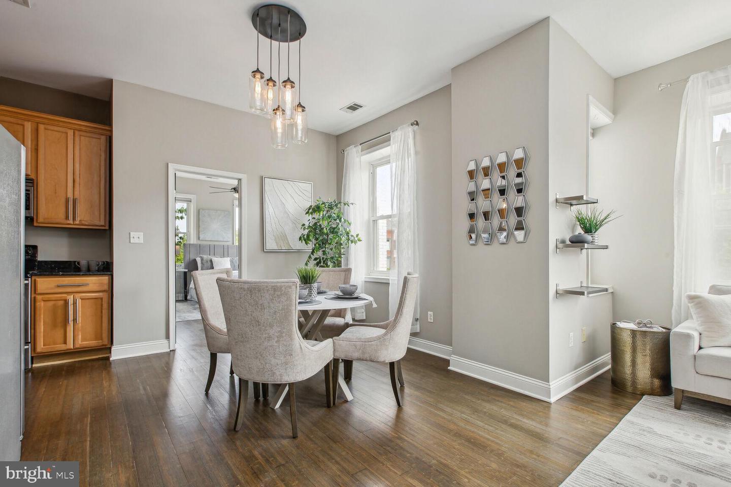 1124 E STREET NE Unit: B
