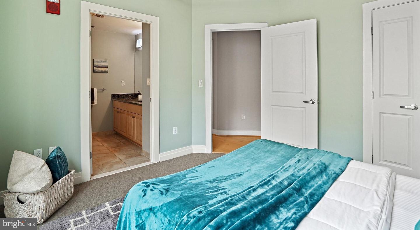 301 Massachusetts AVENUE NW Unit: 705
