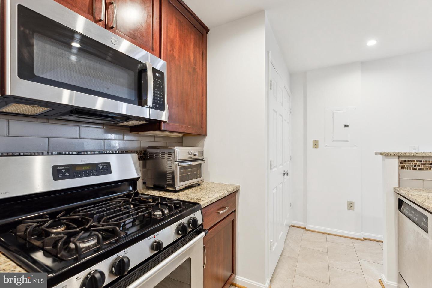 2004 11th STREET NW Unit: 428