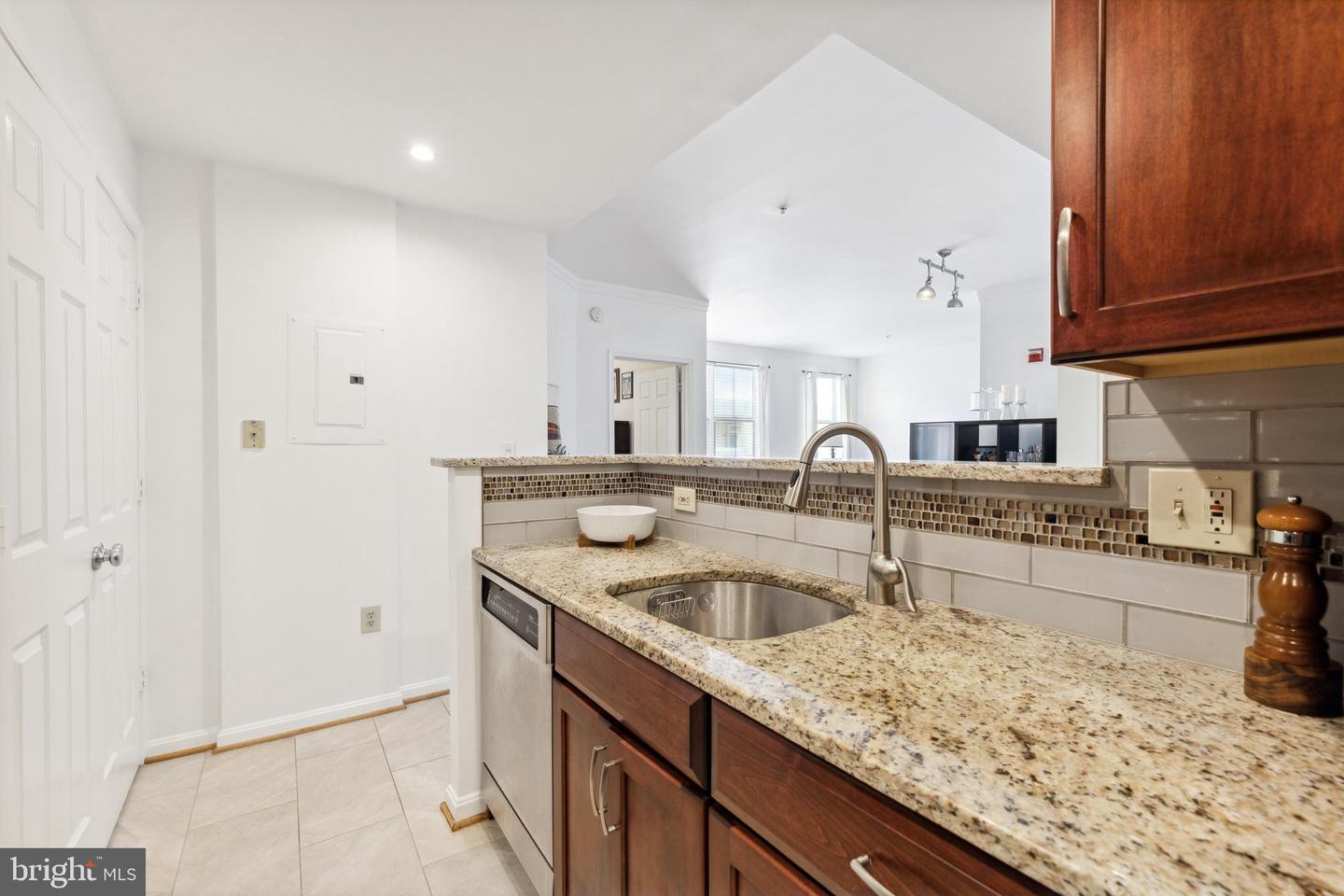 2004 11th STREET NW Unit: 428