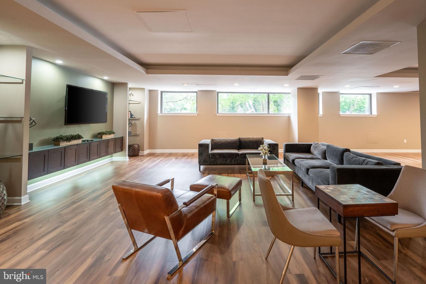 2111 Wisconsin AVENUE NW Unit: 512