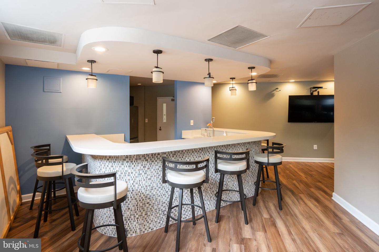 2111 Wisconsin AVENUE NW Unit: 512