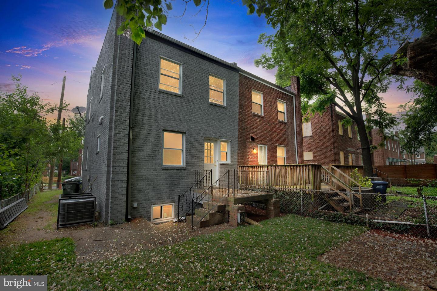 4609 Clay STREET NE