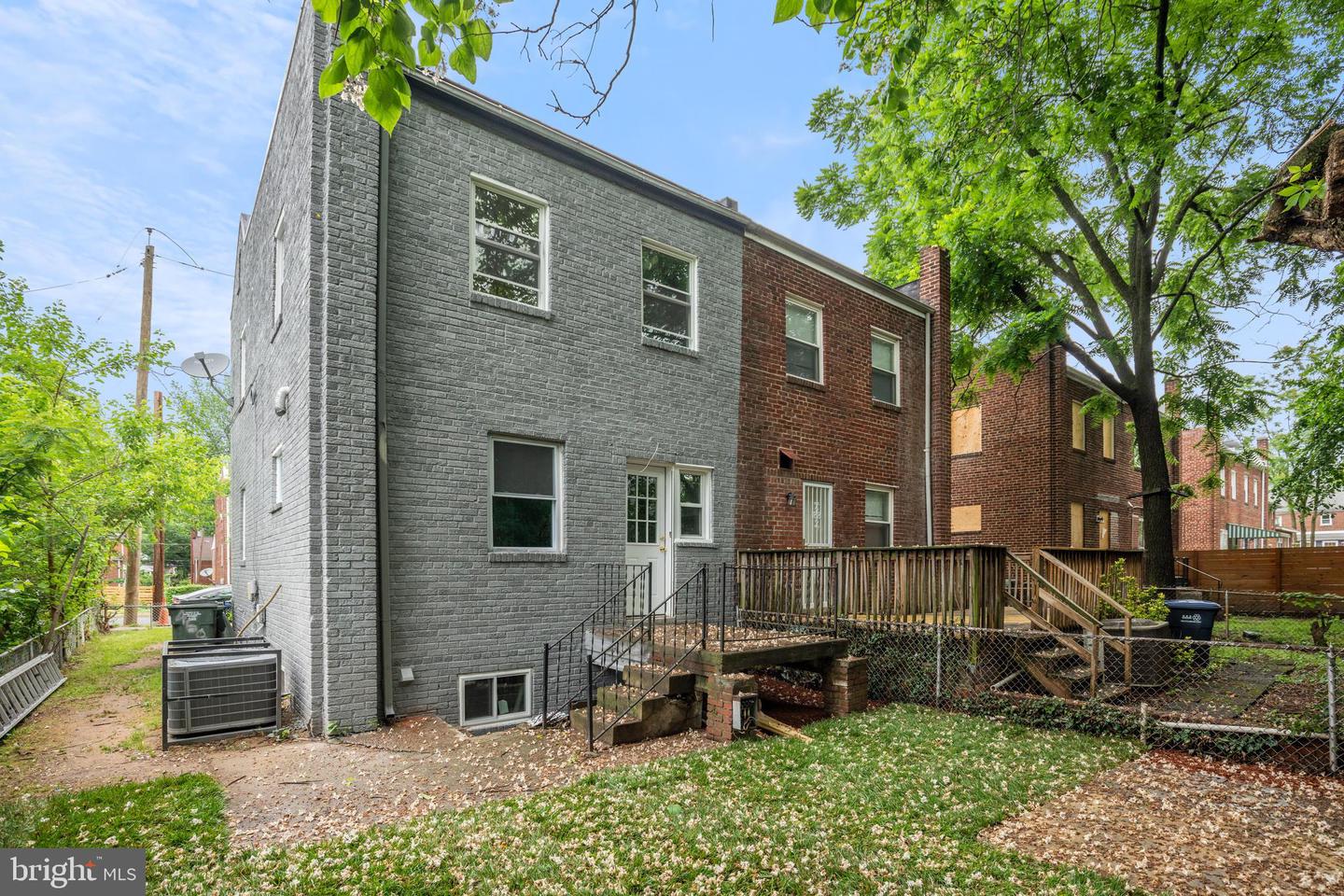 4609 Clay STREET NE