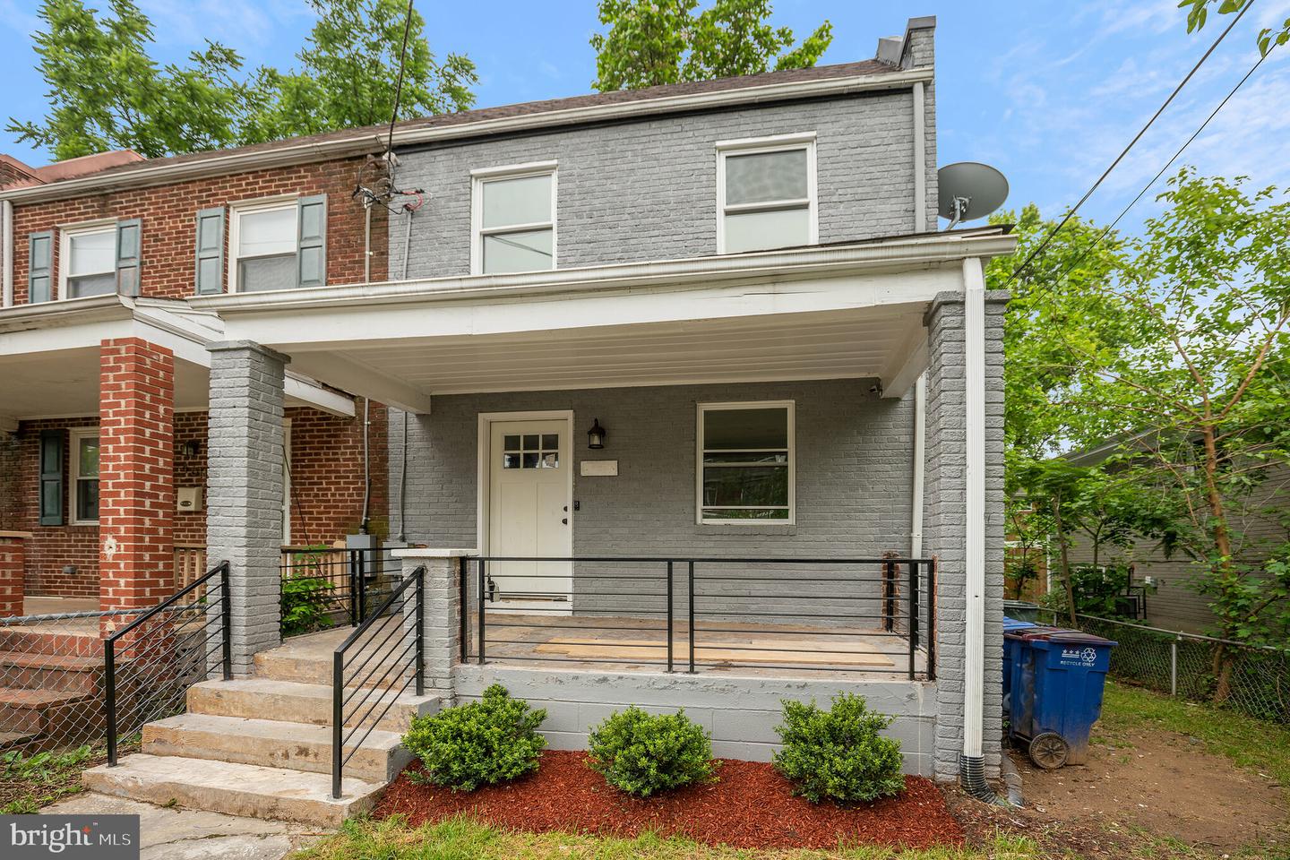 4609 Clay STREET NE