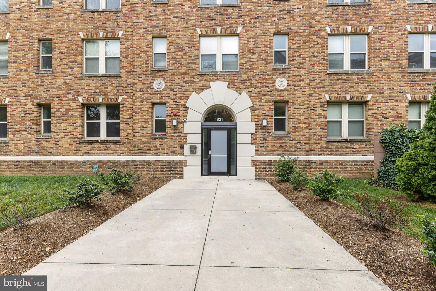 1831 2nd STREET NE Unit: 306
