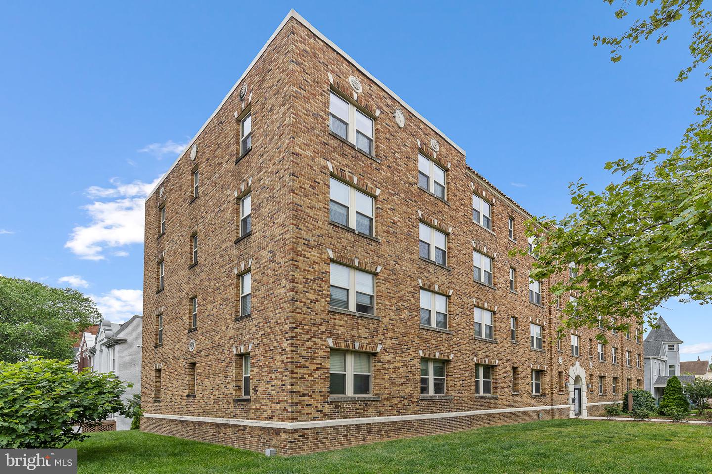 1831 2nd STREET NE Unit: 306