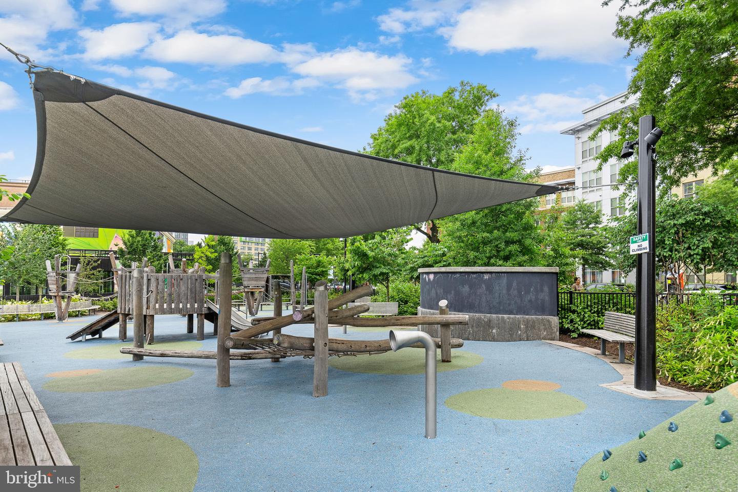 1831 2nd STREET NE Unit: 306
