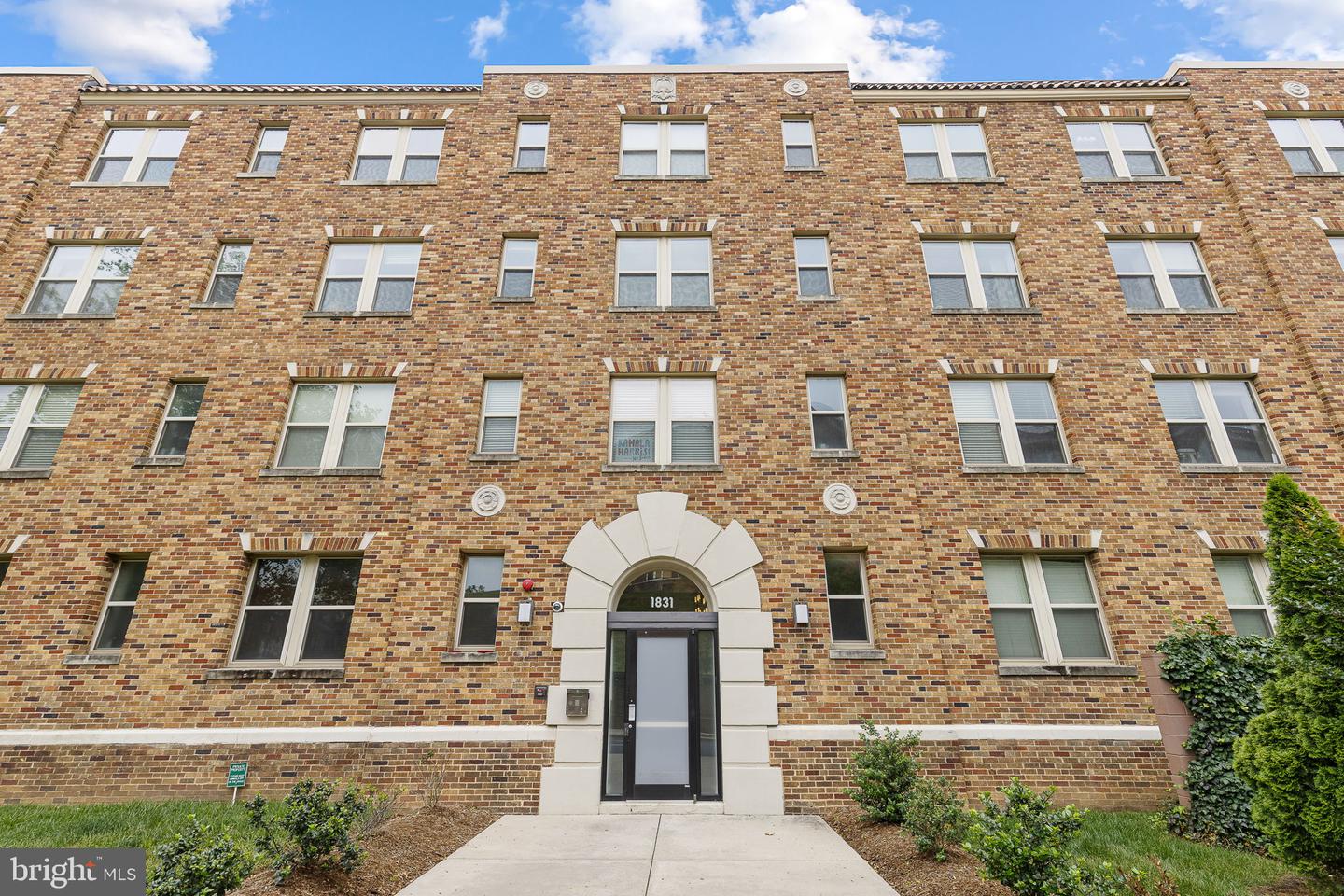 1831 2nd STREET NE Unit: 306