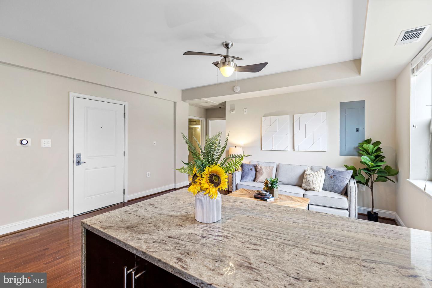 1831 2nd STREET NE Unit: 306