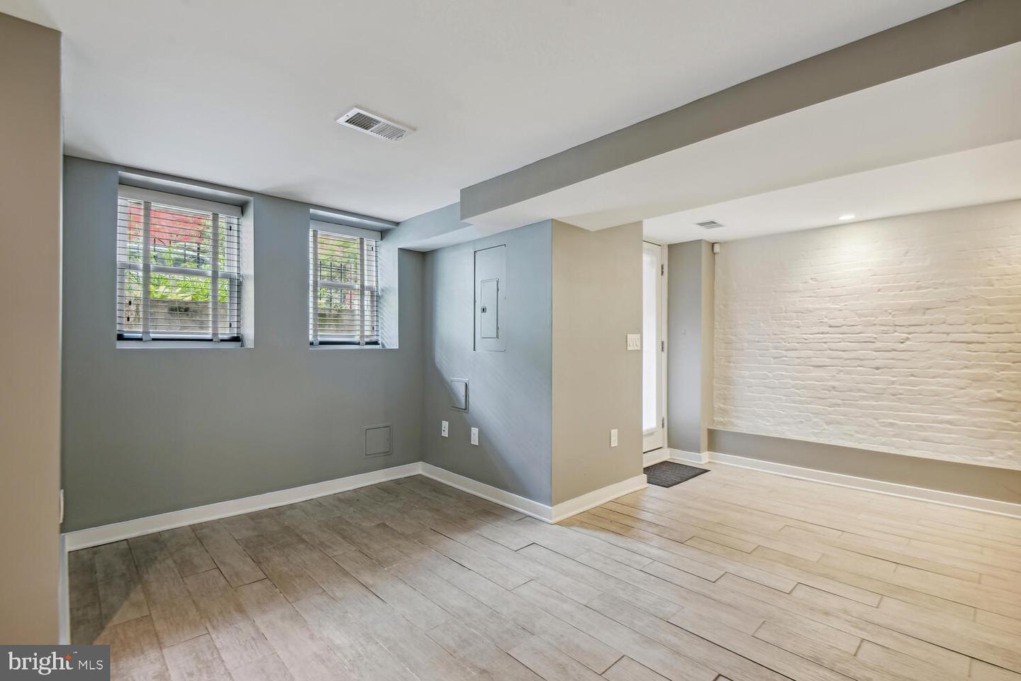933 Westminster STREET NW Unit: B
