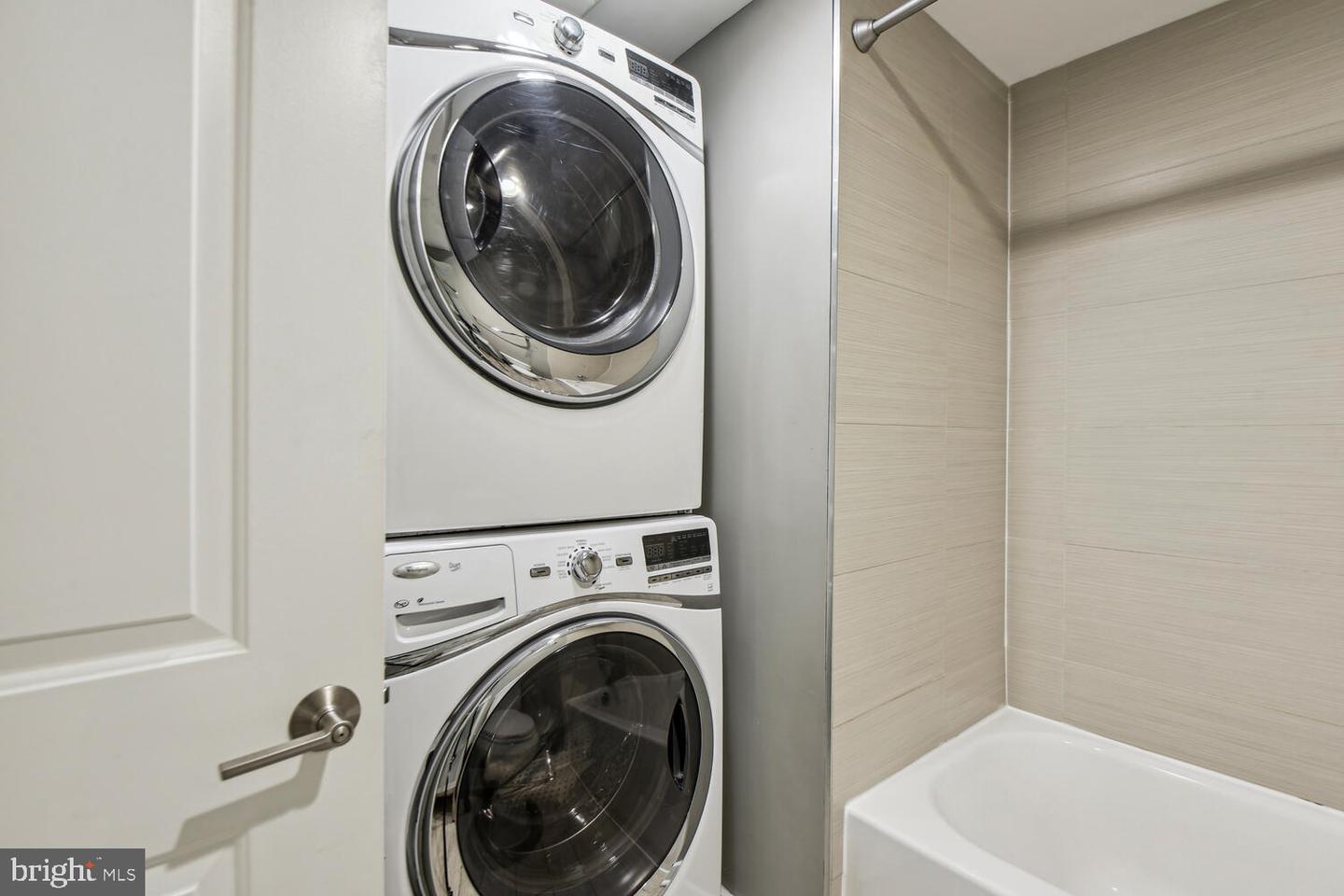 933 Westminster STREET NW Unit: B