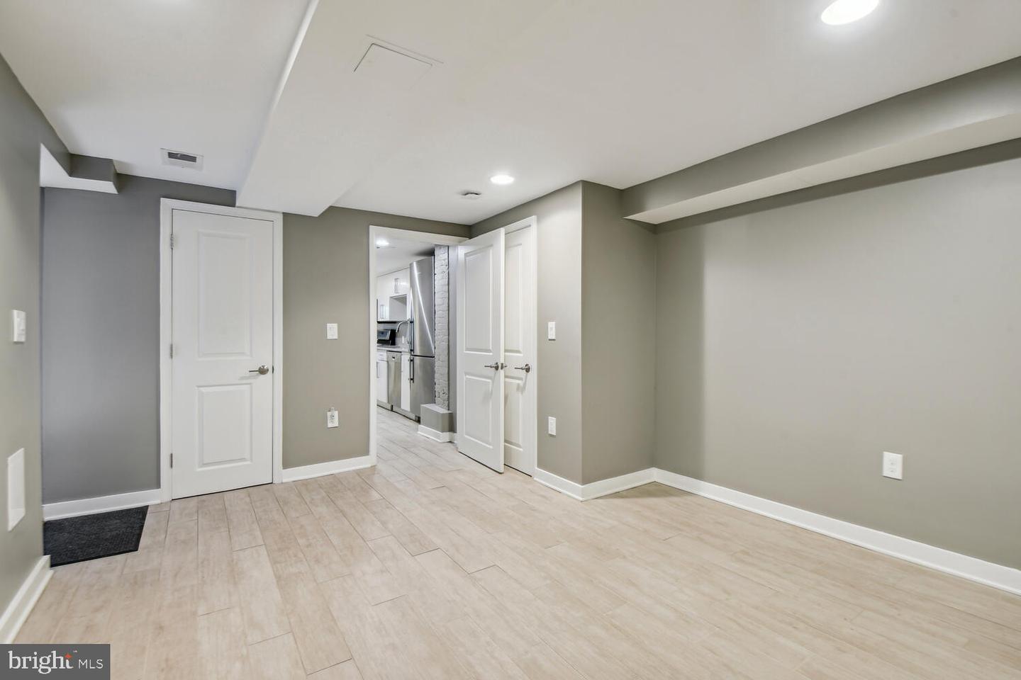 933 Westminster STREET NW Unit: B