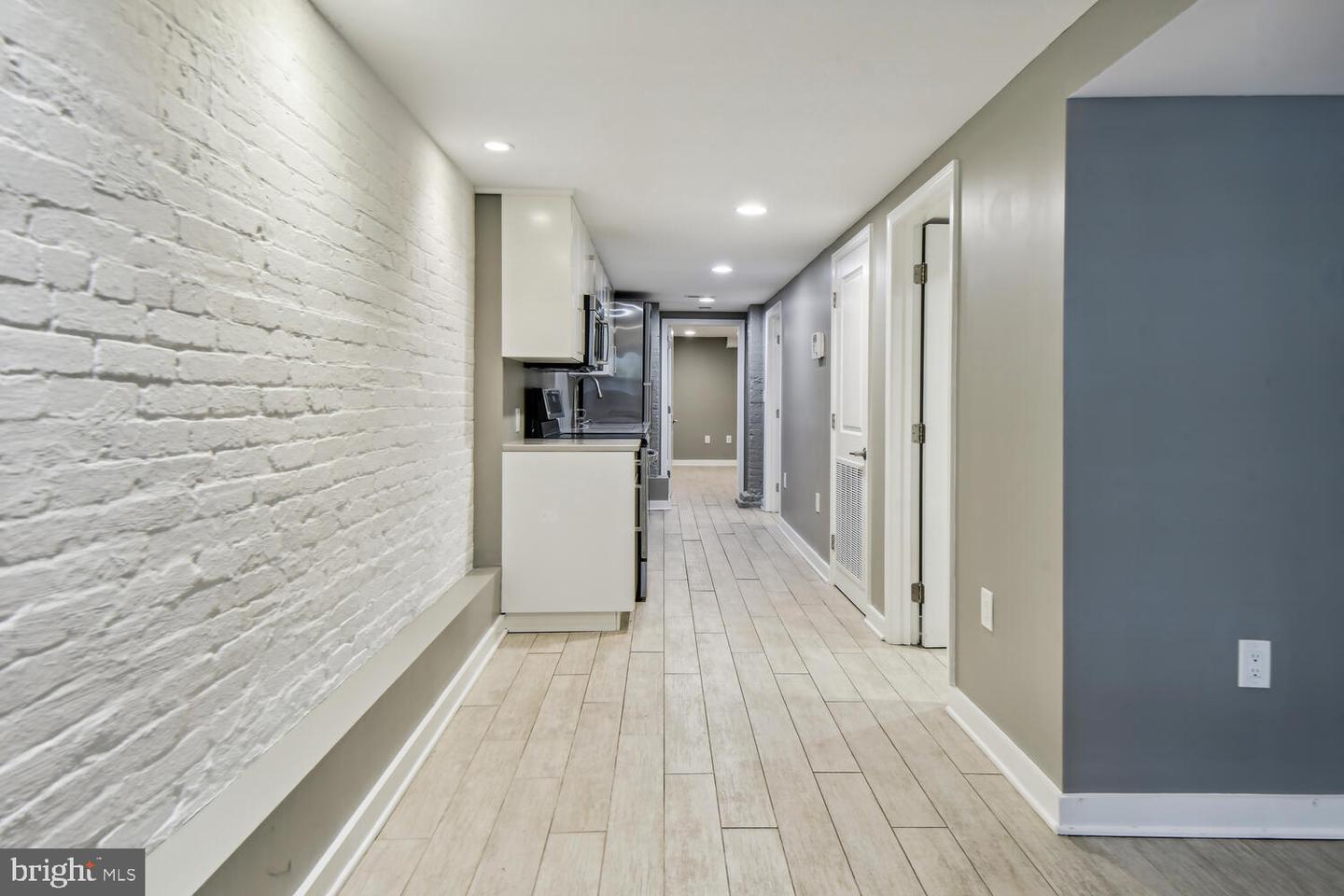 933 Westminster STREET NW Unit: B