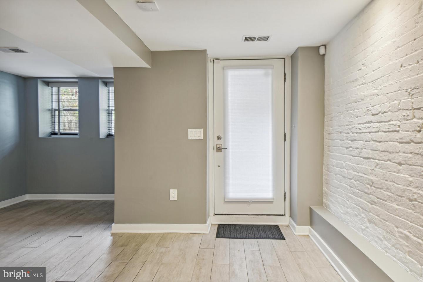 933 Westminster STREET NW Unit: B