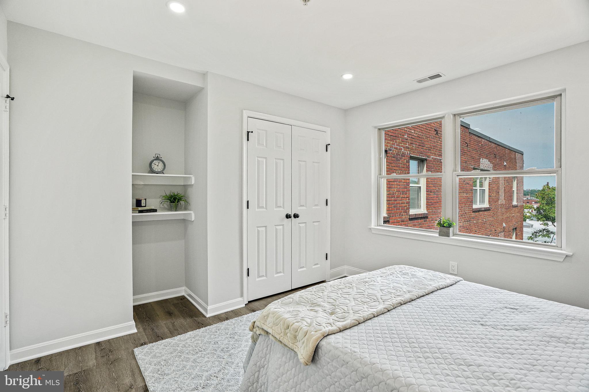 1240 Holbrook TERRACE NE Unit: 204