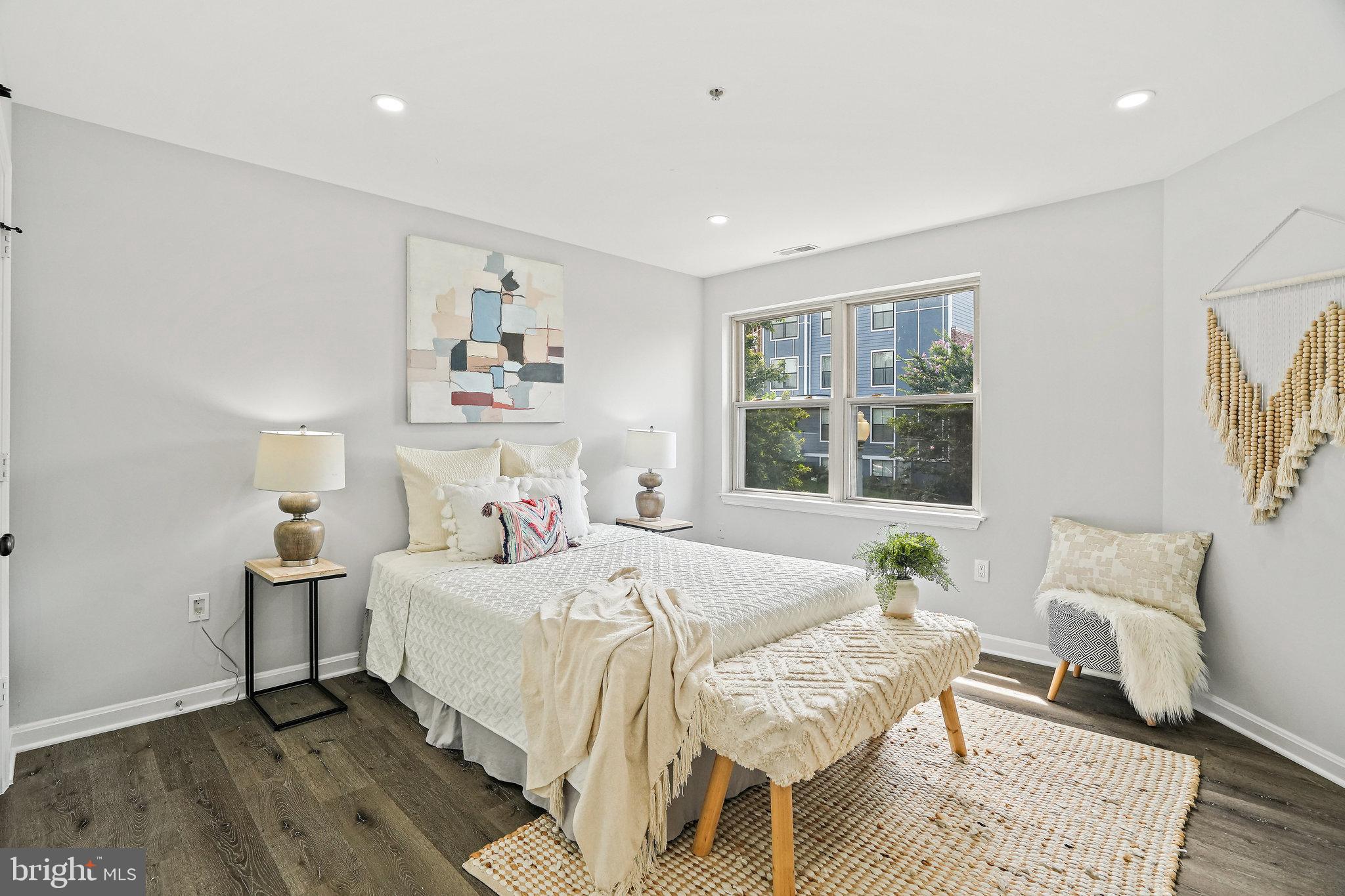1240 Holbrook TERRACE NE Unit: 204