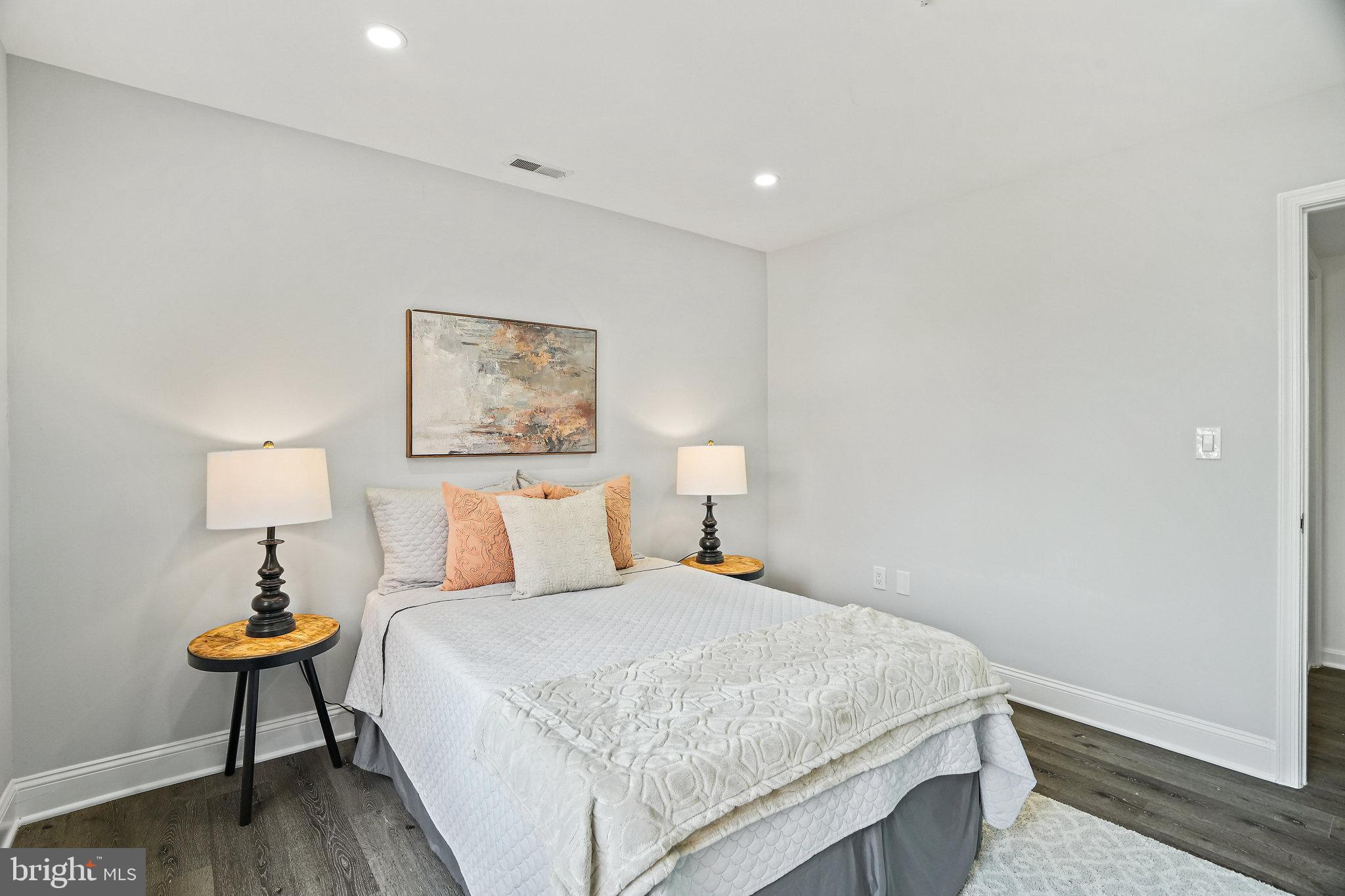 1240 Holbrook TERRACE NE Unit: 204