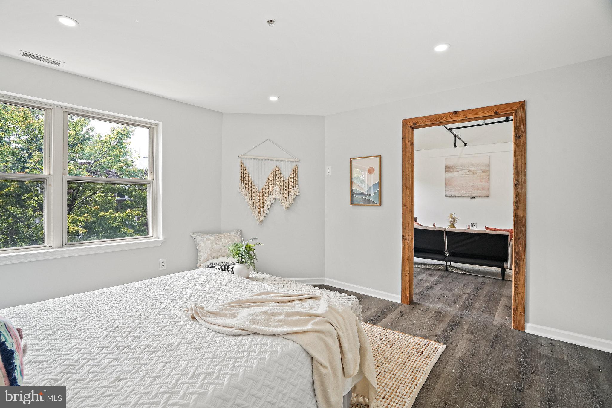 1240 Holbrook TERRACE NE Unit: 204