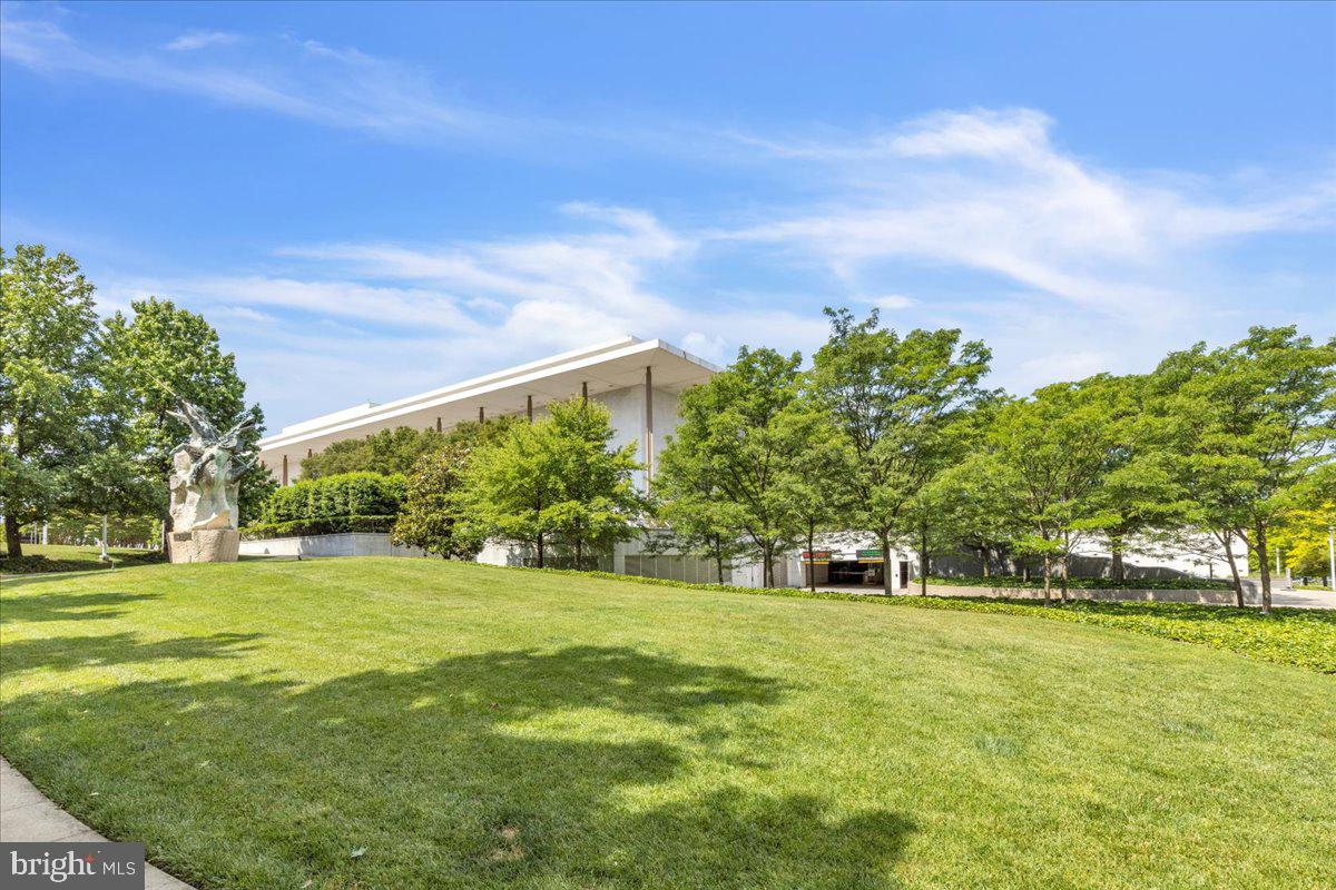 700 New Hampshire Ave Ave NW Unit: 511
