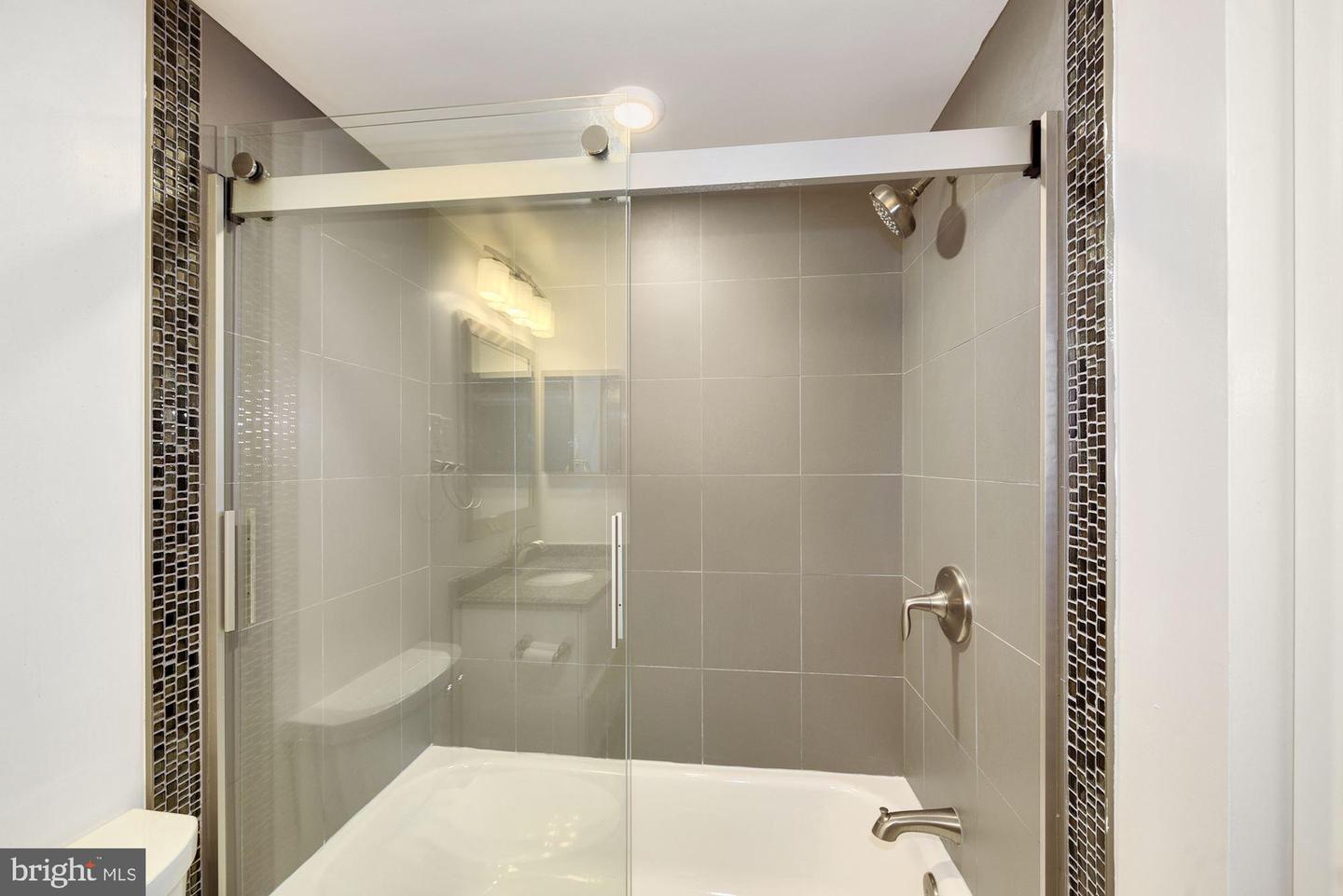 1718 P STREET NW Unit: 301