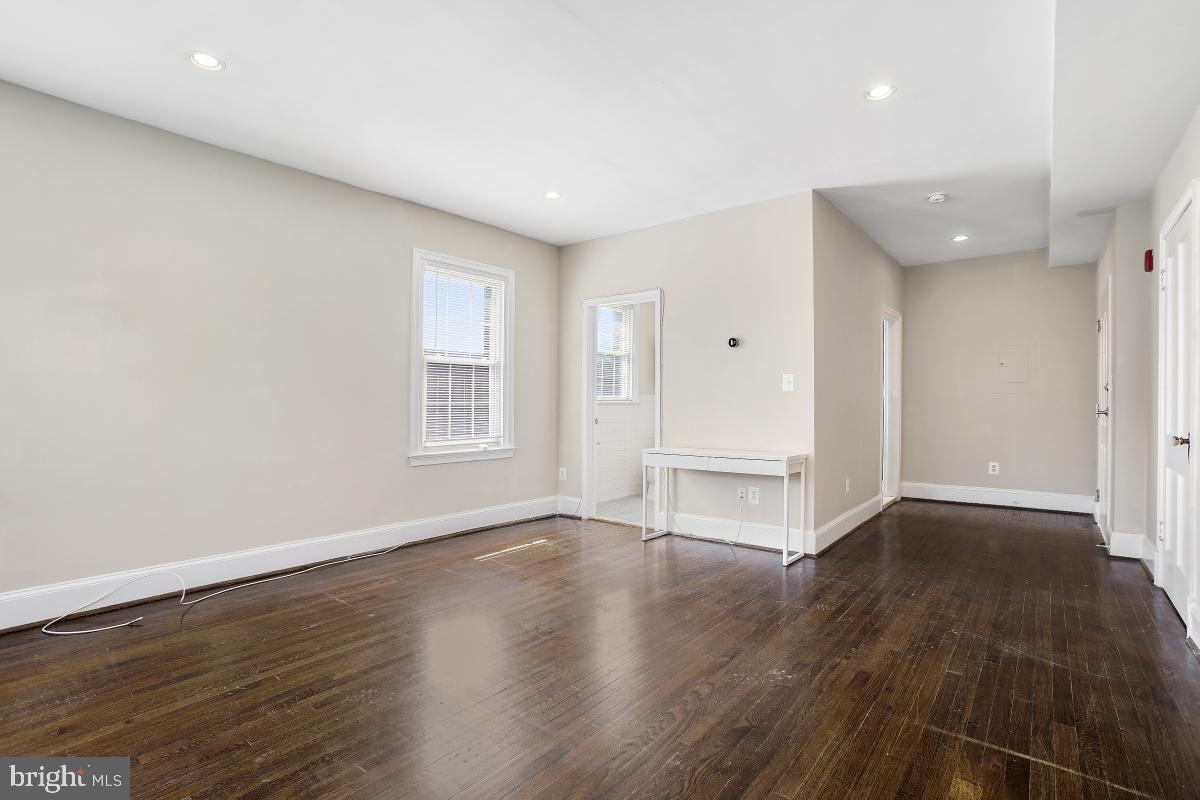 422 Butternut STREET NW Unit: 106
