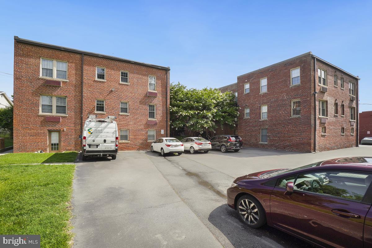 422 Butternut STREET NW Unit: 106