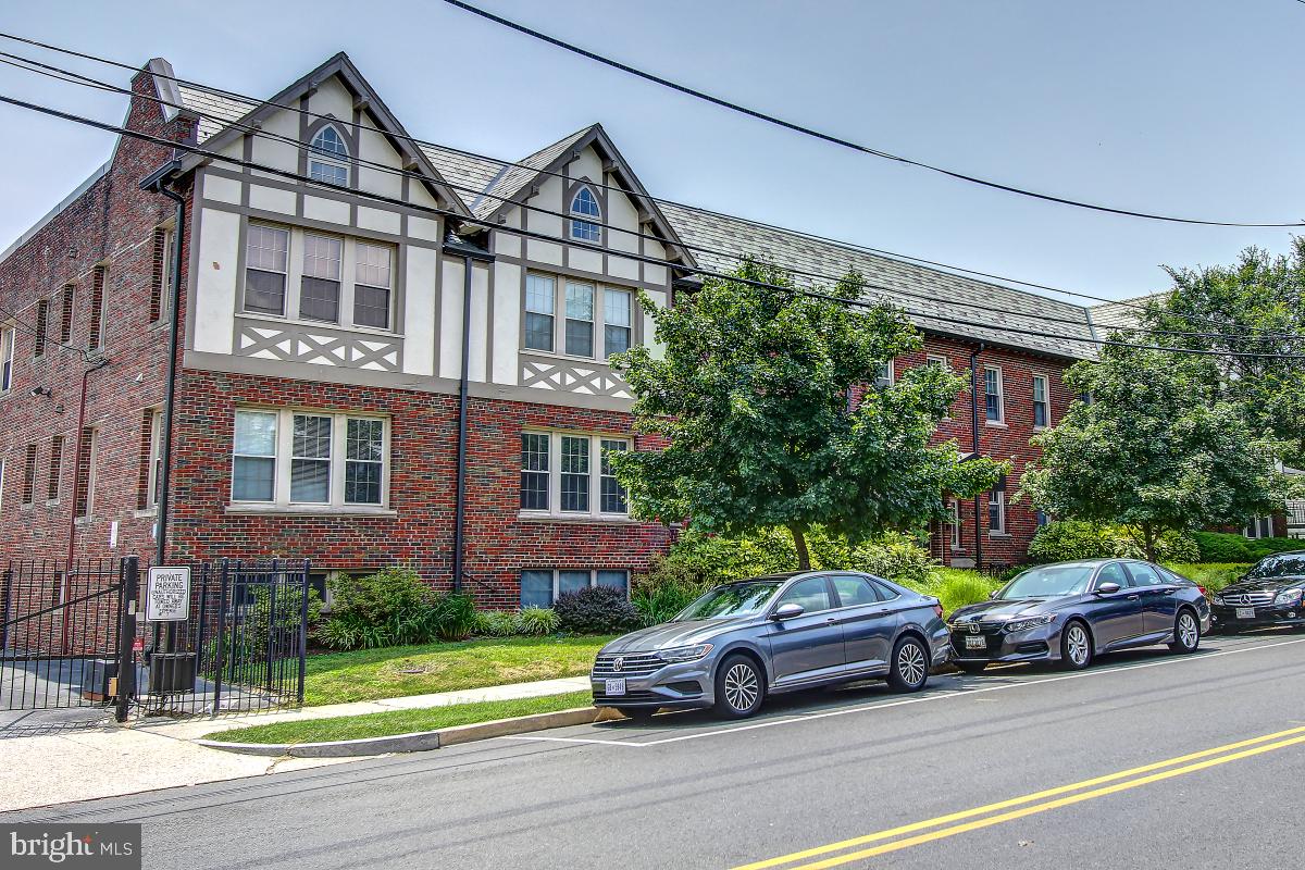 422 Butternut STREET NW Unit: 106