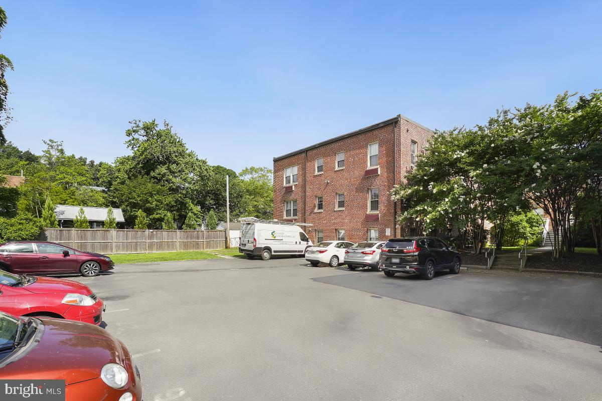 422 Butternut STREET NW Unit: 106