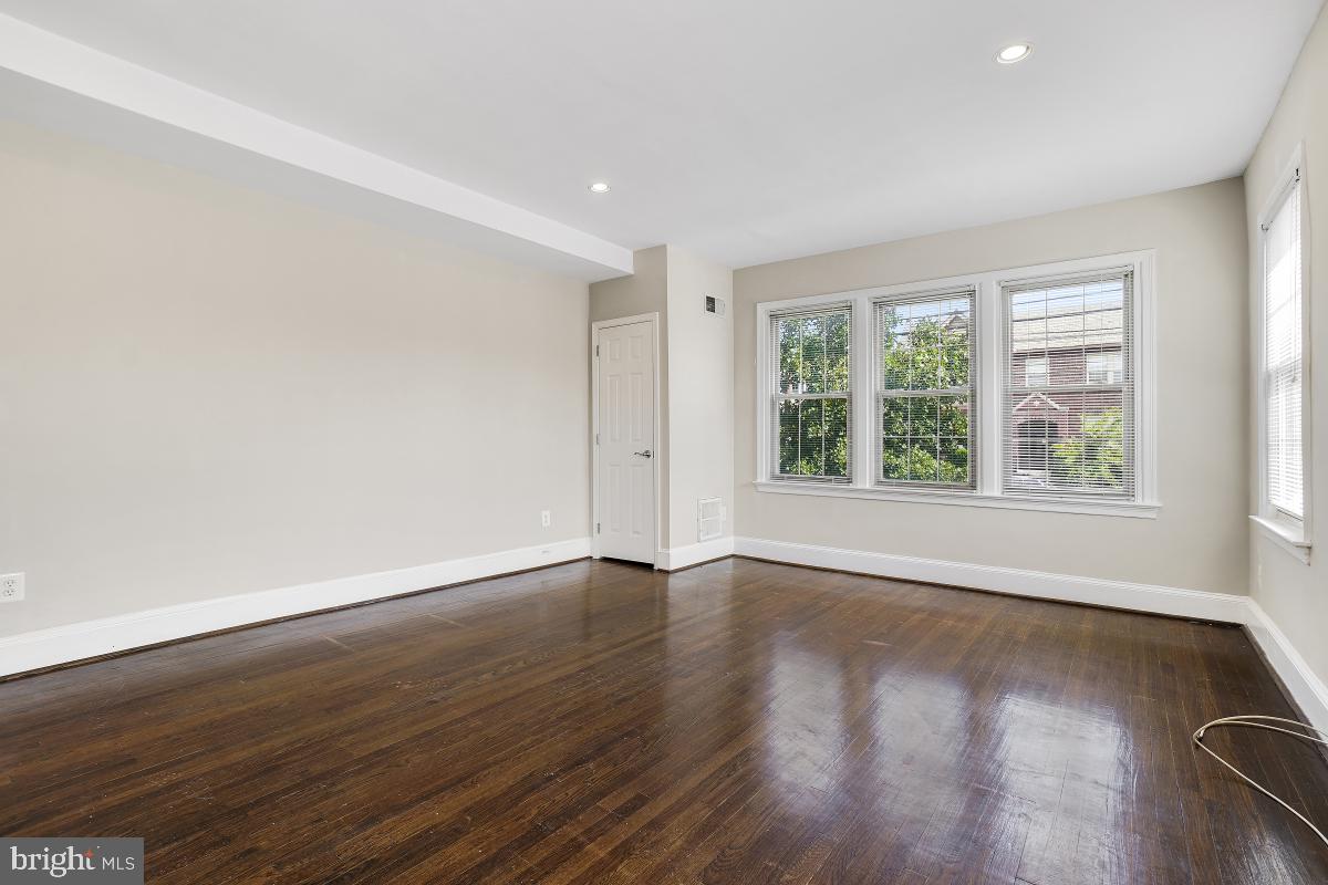 422 Butternut STREET NW Unit: 106