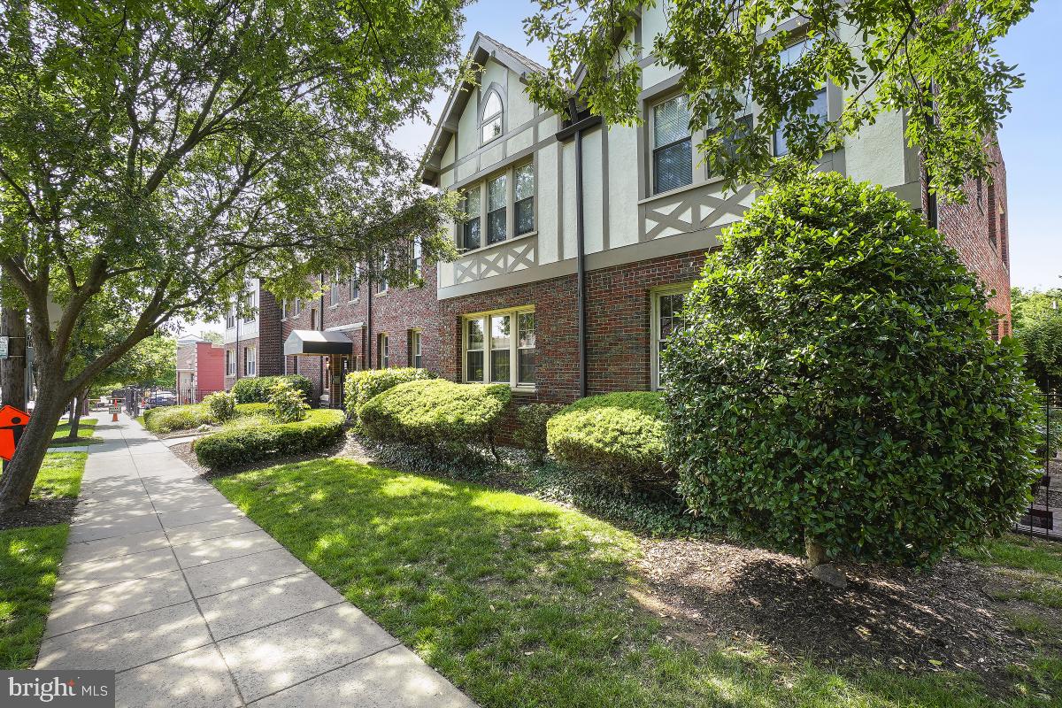 422 Butternut STREET NW Unit: 106