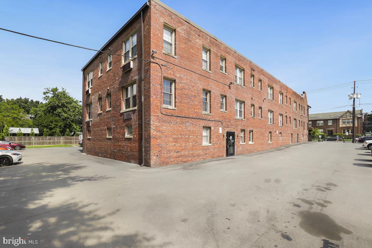 422 Butternut STREET NW Unit: 106