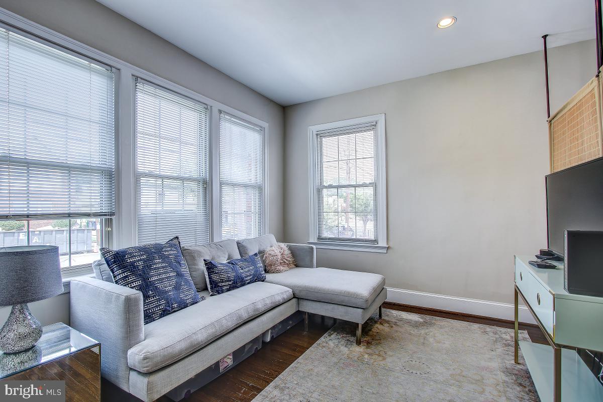 422 Butternut STREET NW Unit: 106