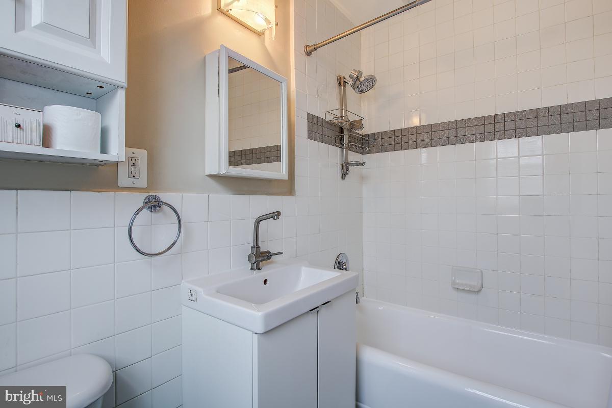 422 Butternut STREET NW Unit: 106