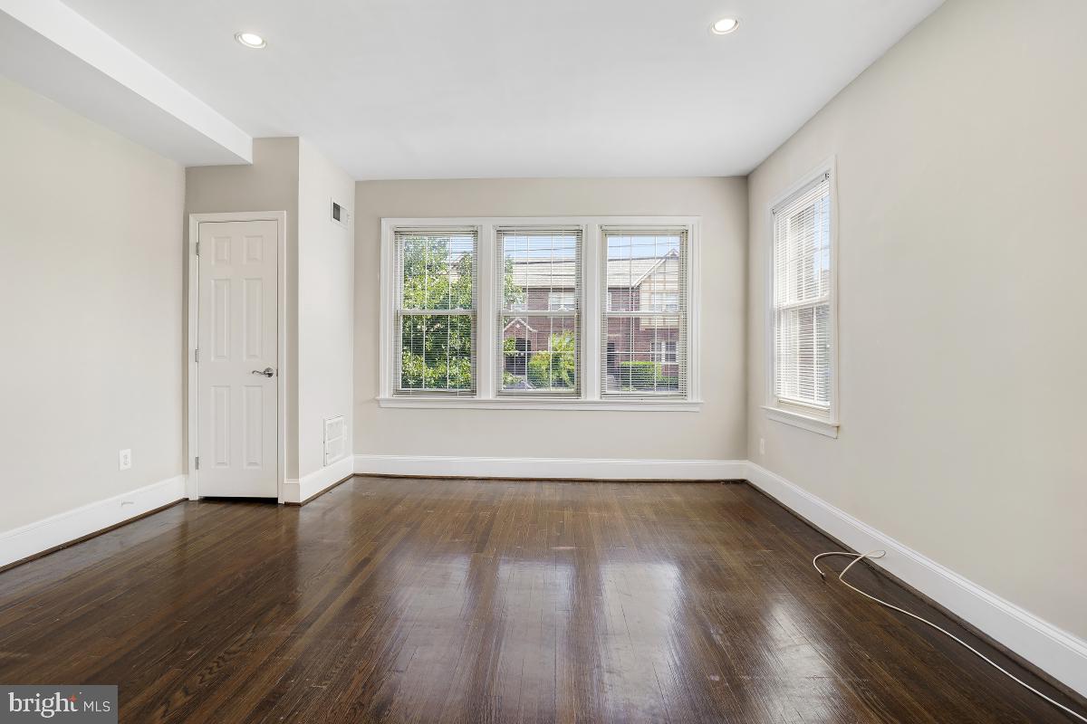 422 Butternut STREET NW Unit: 106