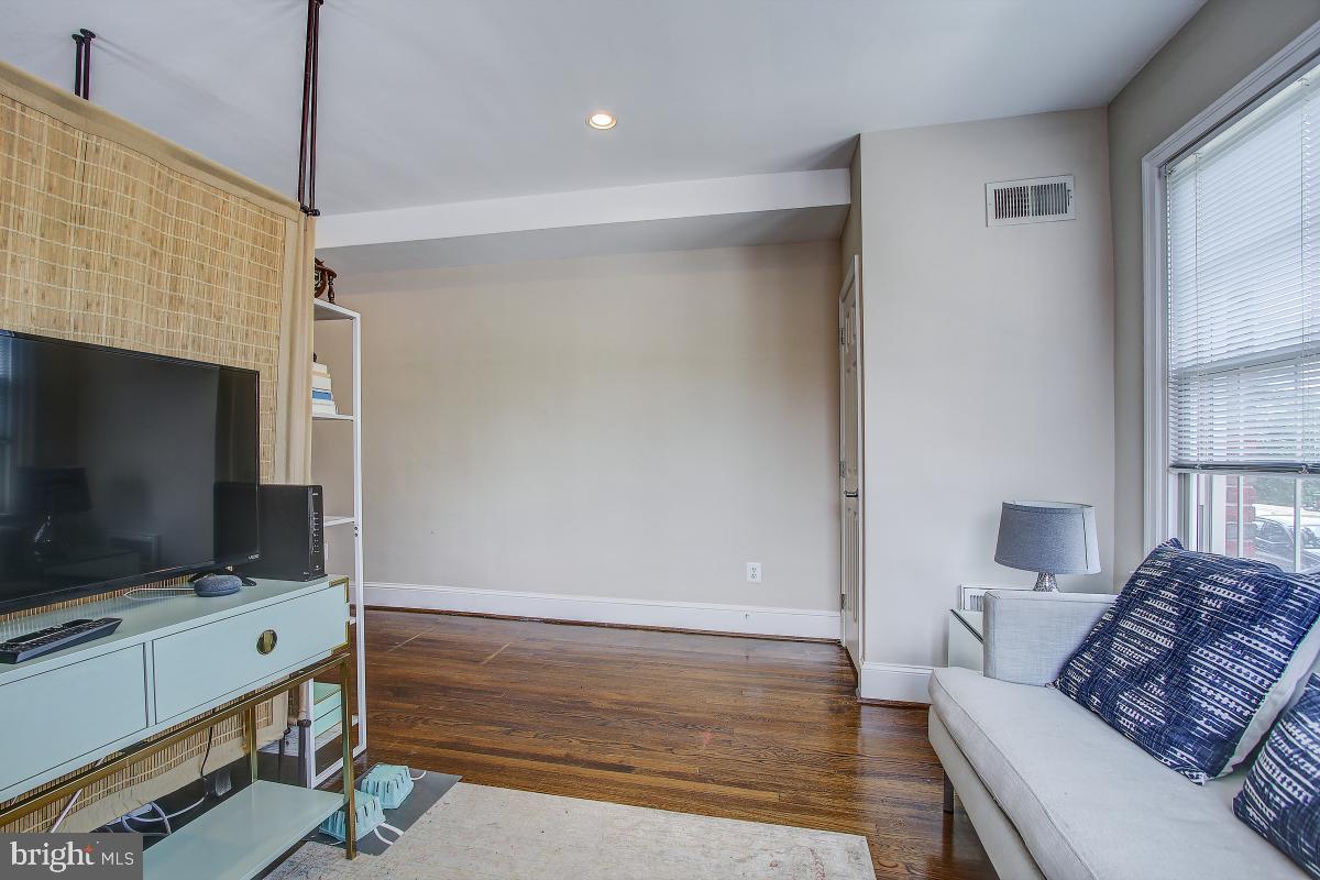422 Butternut STREET NW Unit: 106