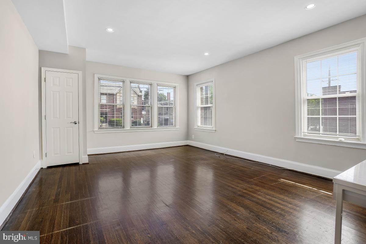 422 Butternut STREET NW Unit: 106