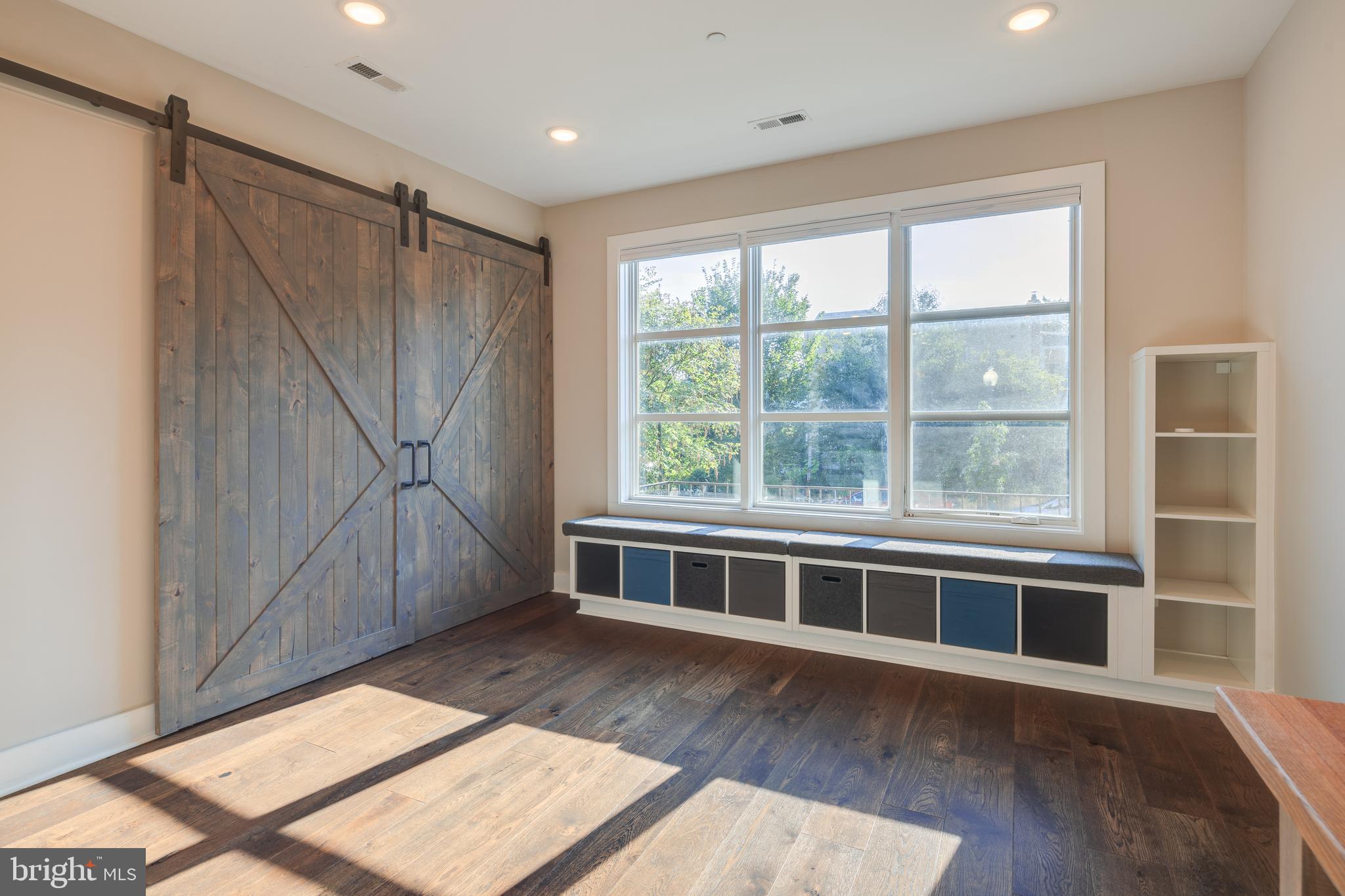 2200 3rd STREET NE Unit: 3