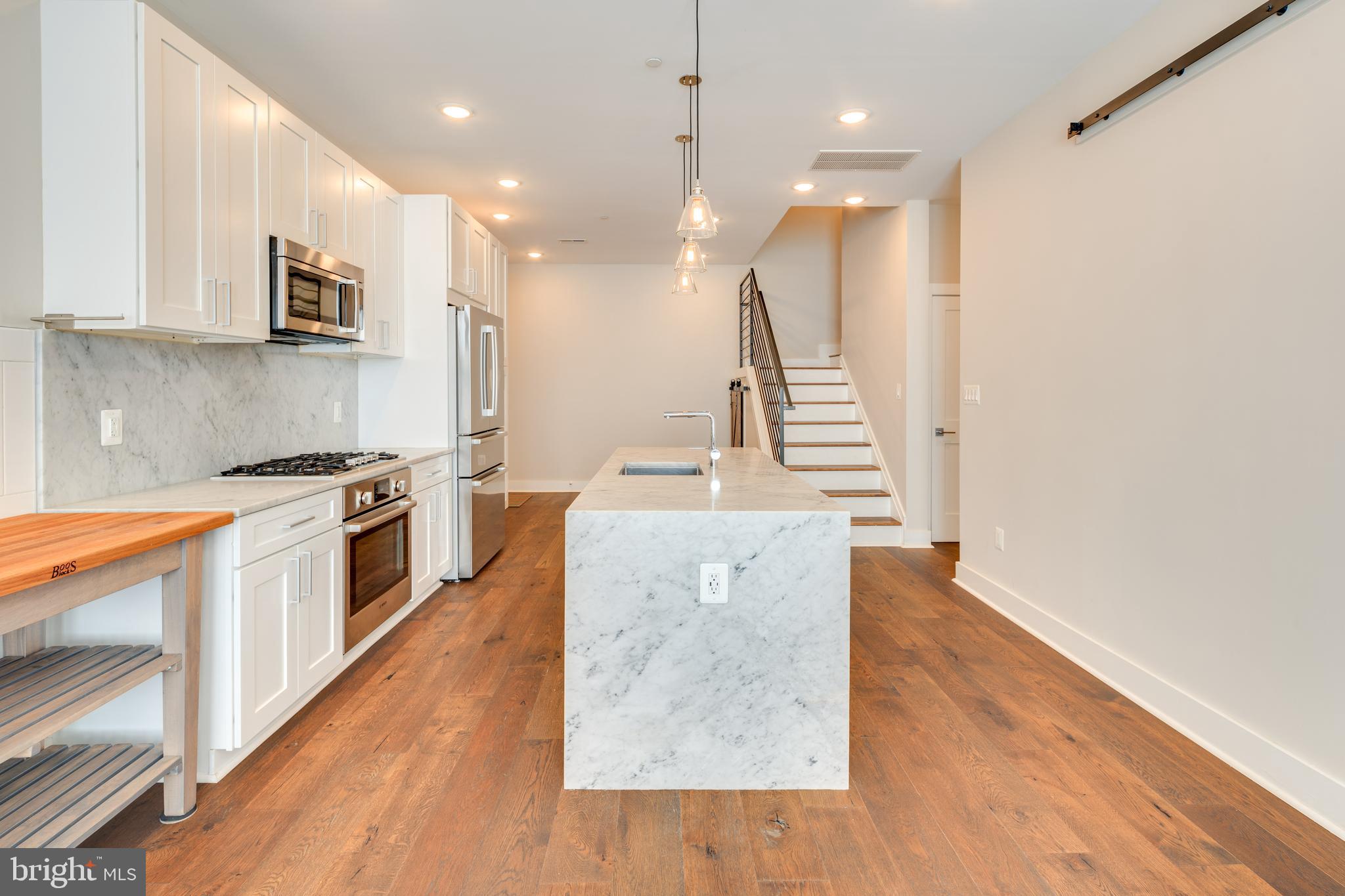 2200 3rd STREET NE Unit: 3