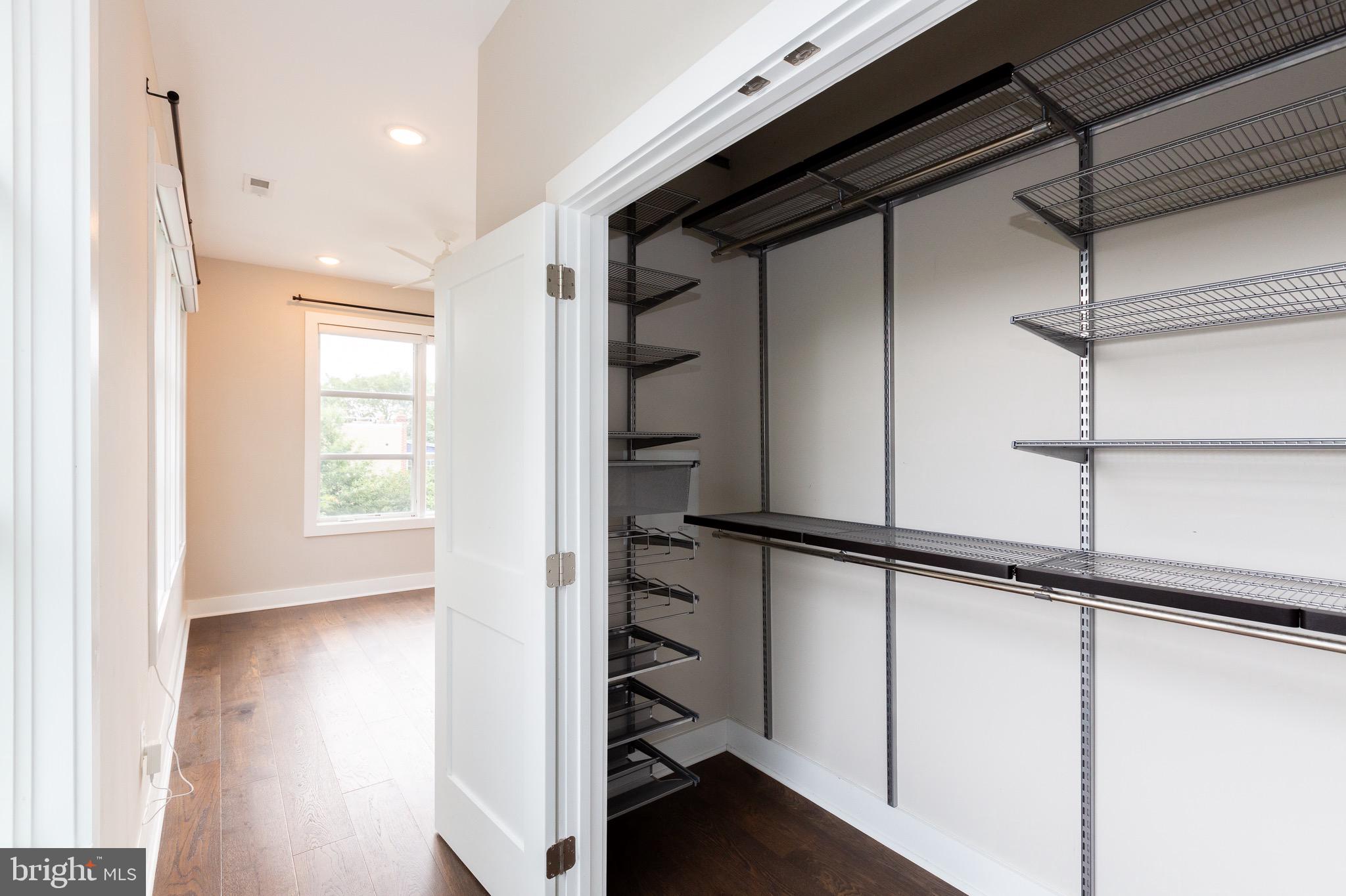 2200 3rd STREET NE Unit: 3